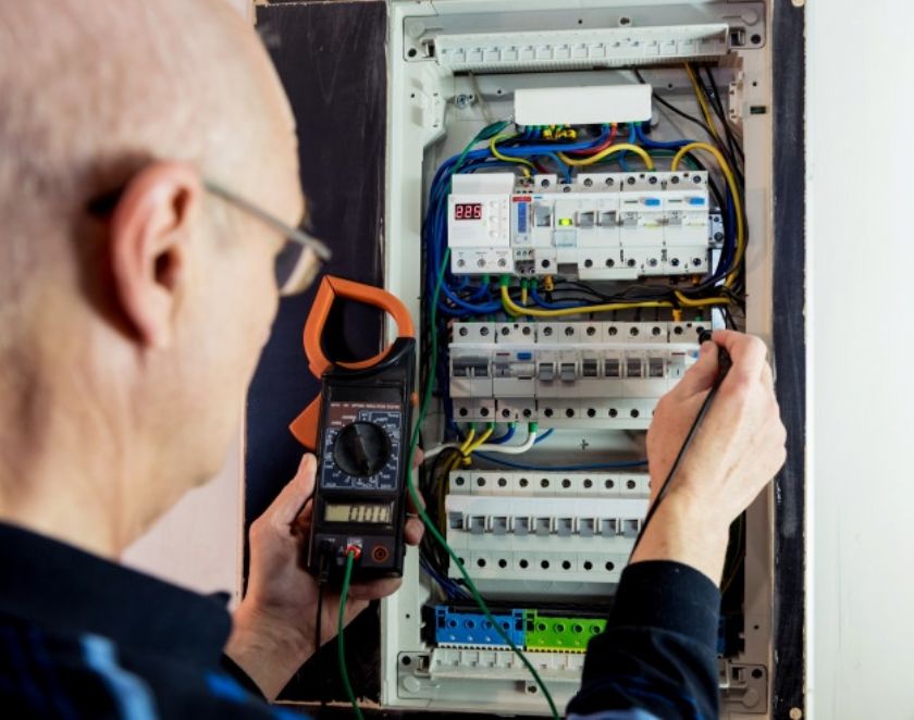 Basmane Elektrikçi Ustası En Yakın Hızlı Elektrikçi