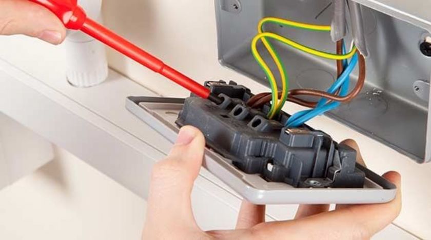 Buca Elektrikçi Ustası En Yakın Hızlı Elektrikçi