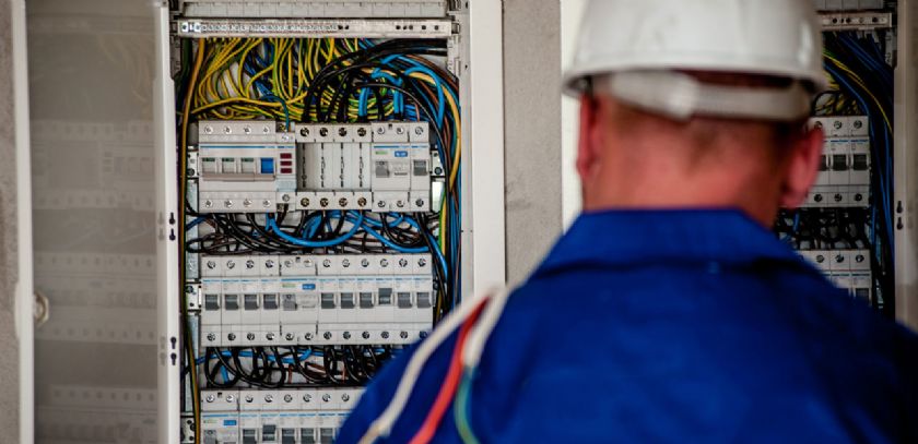 Çiğli Organize Sanayi Elektrik Panosu Sigorta Kutusu Montajı Bakımı Elektrikçi Ustası