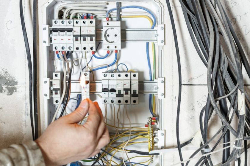 Çiğli Organize Sanayi Kombi Klima Şofben Ev Aletleri Elektrik Hattı Montaj Kurulum
