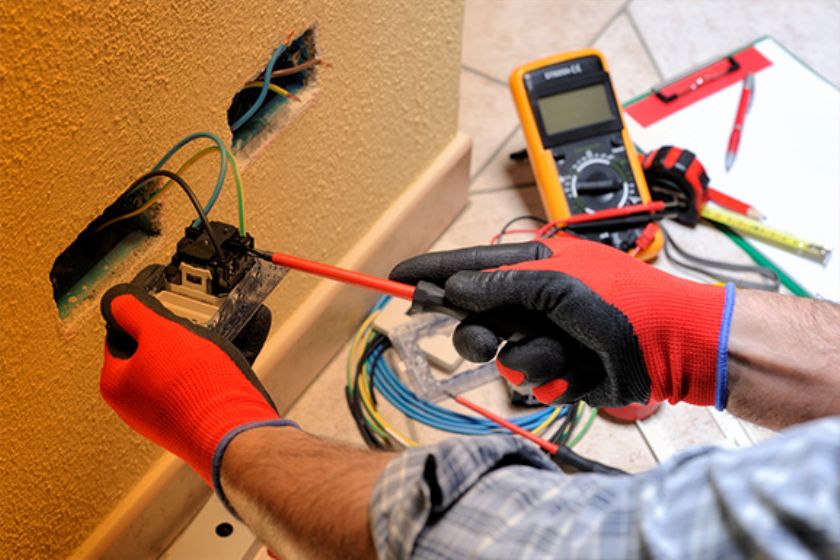 Evka 1 Elektrikçi Ustası En Yakın Hızlı Elektrikçi