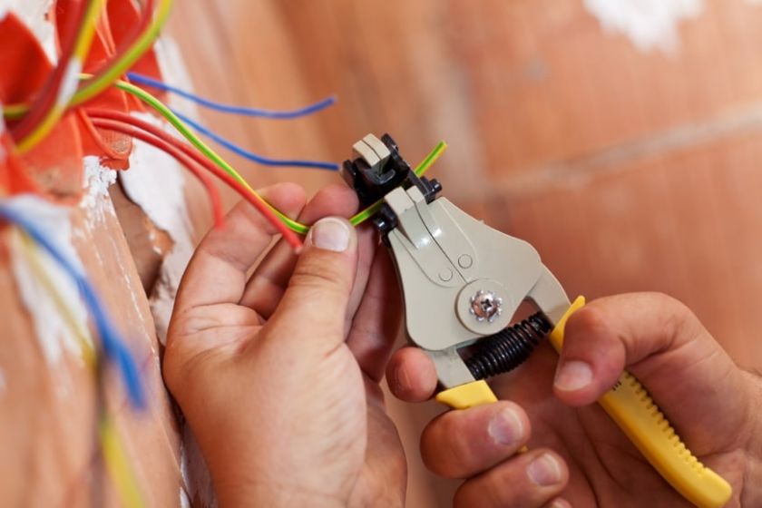 Evka 3 Elektrikçi Ustası En Yakın Hızlı Elektrikçi