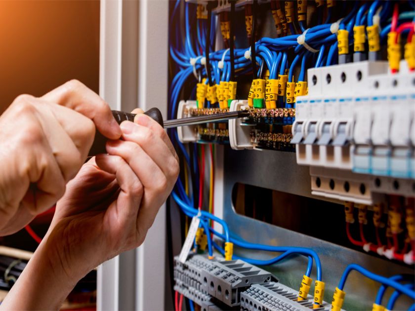 Karataş Elektrik Panosu Sigorta Kutusu Montajı Bakımı Elektrikçi Ustası