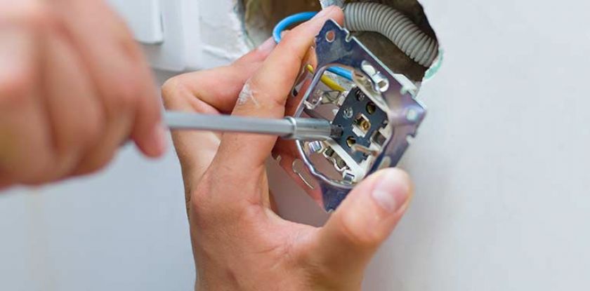 Karataş Elektrikçi Ustası En Yakın Hızlı Elektrikçi
