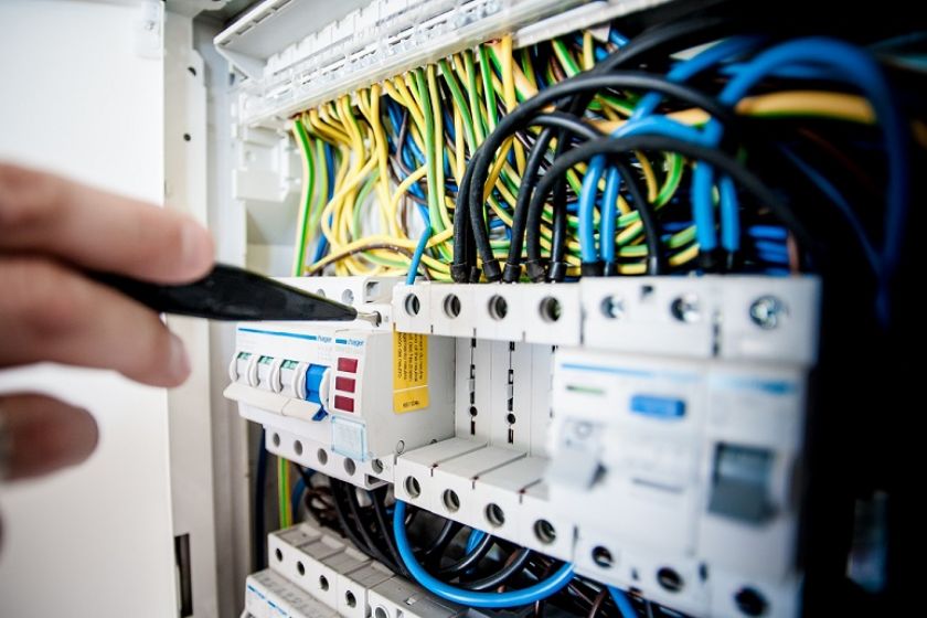 Pınarbaşı 5. Sanayi Elektrik Panosu Sigorta Kutusu Montajı Bakımı Elektrikçi Ustası