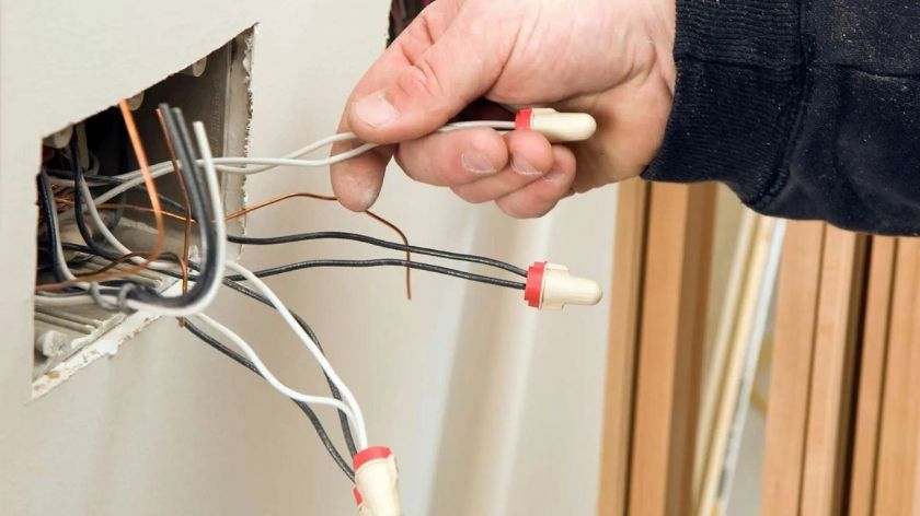 Urla Kombi Klima Şofben Ev Aletleri Elektrik Hattı Montaj Kurulum