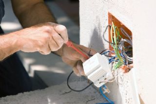 Karşıyaka Elektrikçi Ustası En Yakın Hızlı Elektrikçi